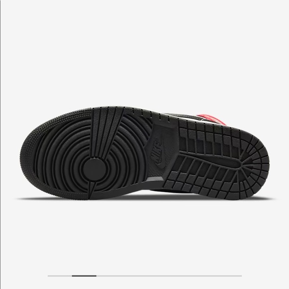 NEW RELEASE! Jordan 1 Mid SE Light Orewood Brown/Bright Crimson/White/Newsprint - Picture 6 of 10